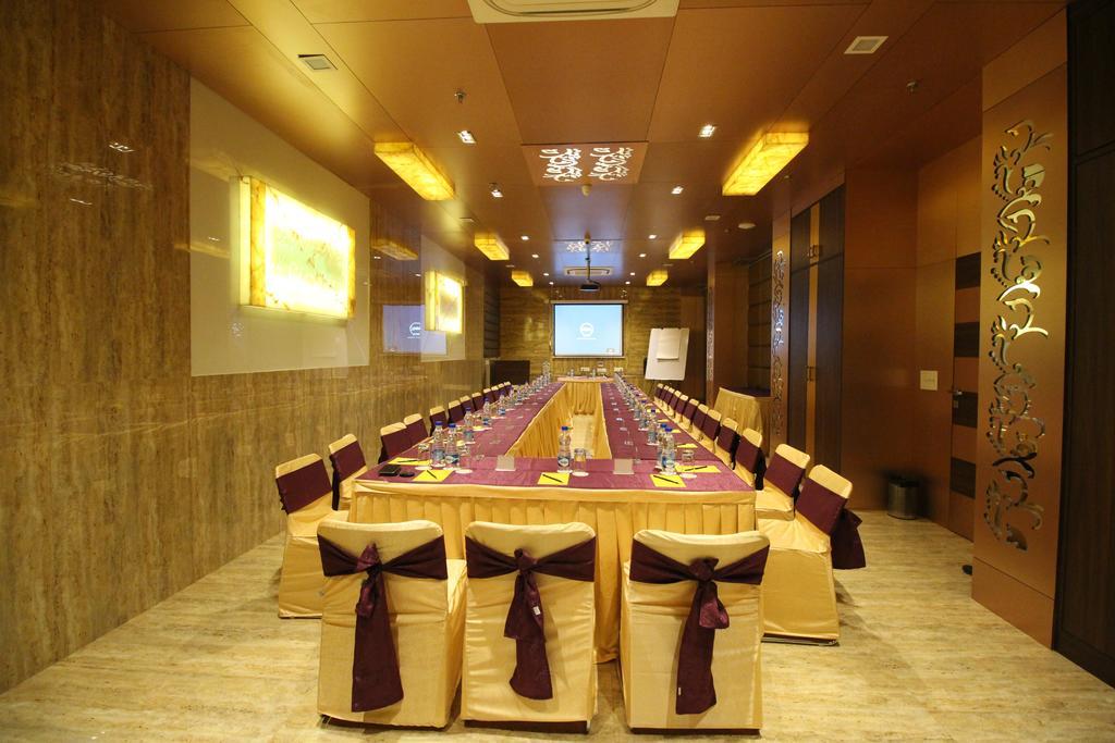 Hotel Golden Grand Delhi  Exterior photo