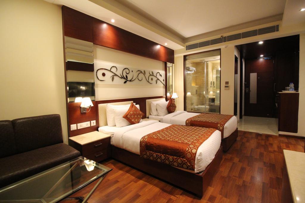 Hotel Golden Grand Delhi  Exterior photo